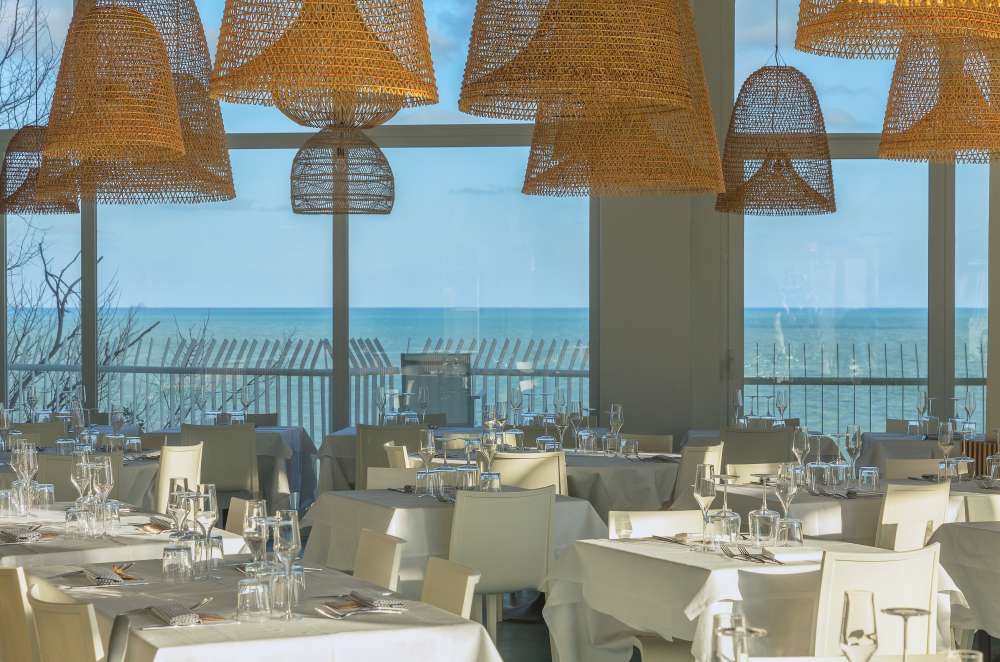 Sala panoramica del Ristorante L’Ascensore ad Ancona